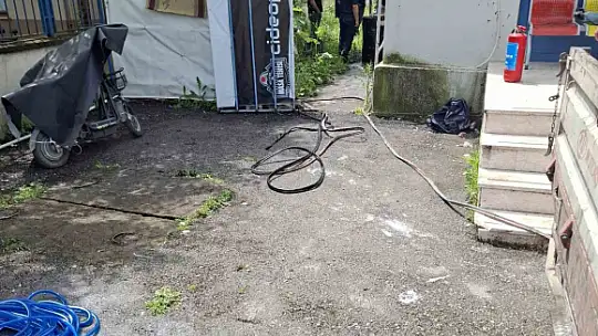 Vatandaşların dikkati çevre kirliliğini ortaya çıkardı: Dereye karışan kimyasal atık Karadeniz'e aktı