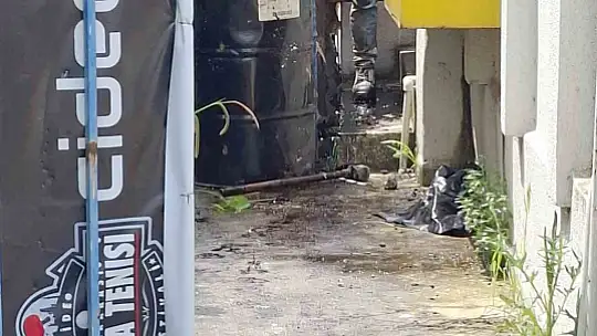 Vatandaşların dikkati çevre kirliliğini ortaya çıkardı: Dereye karışan kimyasal atık Karadeniz'e aktı