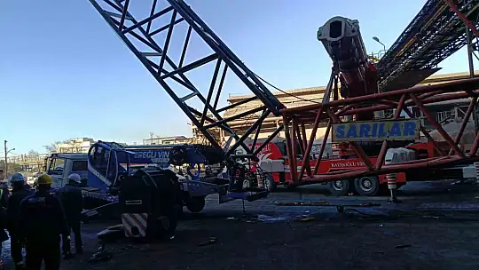 Vinç işçilerin üzerine devrildi 1 ölü, 1 yaralı