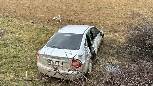 Virajı alamayan otomobil tarlaya uçtu: 3 yaralı
