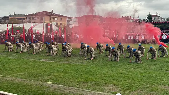 Büyük alkış Cumhuriyet aşkıyla çarpan yüreklere