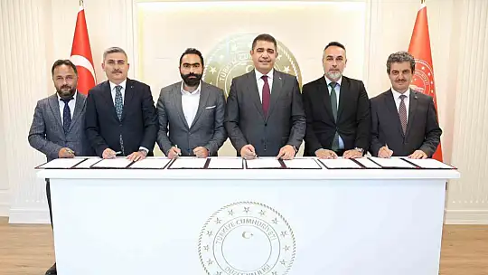 Yanan camiyi hayırsever yaptıracak