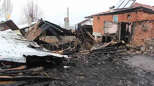 Yanan evinin önünde kedisine sarıldığı fotoğrafla tanınan Ali Meşe vefat etti