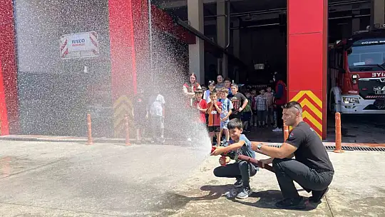 Yangına karşı bilinçli nesiller yetişiyor