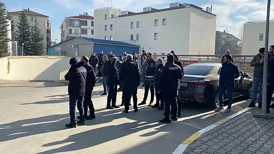 Yangının ardından yakınlarından haber alamayanlar hastanelere akın etti