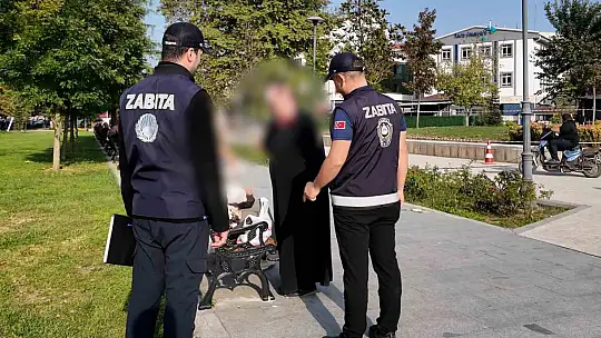 Yere sigara izmariti atanlara ceza kesildi