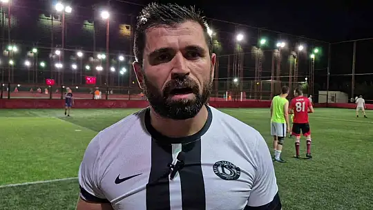 Yeşil sahaya boks eldivenleriyle çıktılar