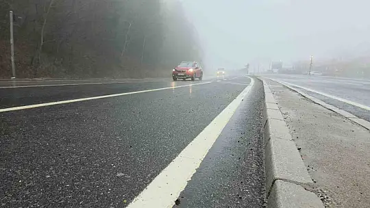 Yoğun sis Bolu Dağı'nı kapladı