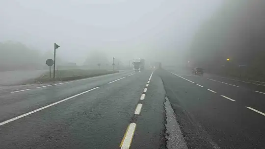 Yoğun sis Bolu Dağı'nı kapladı