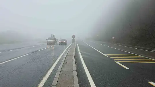 Yoğun sis Bolu Dağı'nı kapladı
