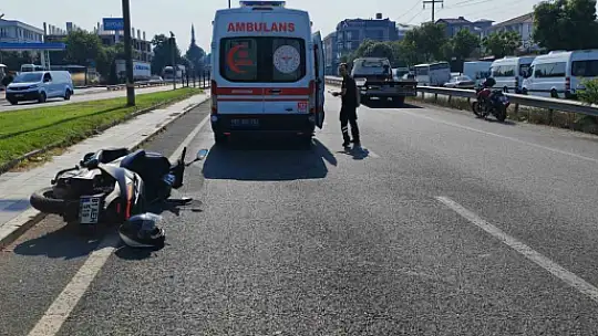 Yola bir anda çıkan çekiciye motosiklet çarptı