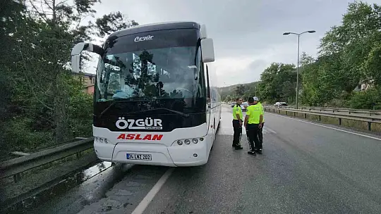 Yolcu otobüsü alev topuna döndü