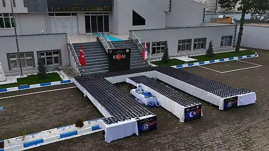 Yolcu otobüsünde binlerce silah parçası ele geçirildi: 6 gözaltı