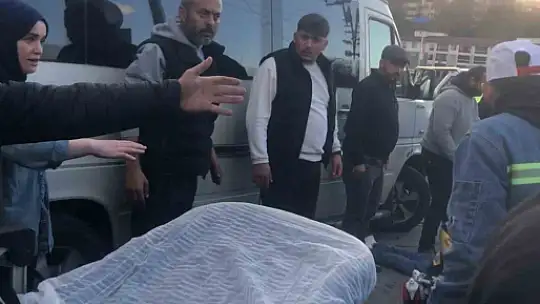 Yolun karşısına geçerken düştü, işçi servisinin çarpması sonucu hayatını kaybetti