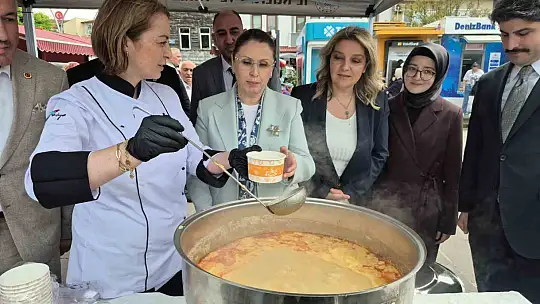 Yöresel ürünlere mehteranlı tanıtım
