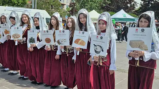 Yöresel ürünlere mehteranlı tanıtım
