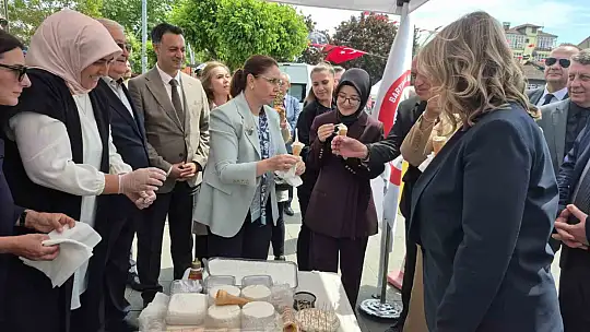 Yöresel ürünlere mehteranlı tanıtım