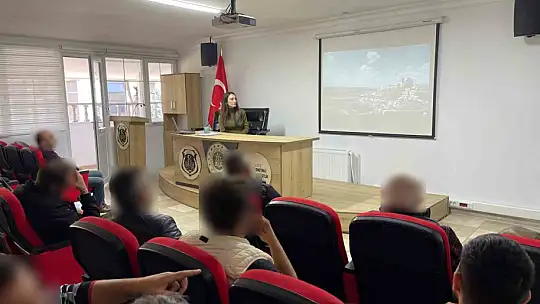 Yükümlüler, işgal altındaki Filistin'i anlatan belgeseli izledi