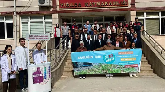 Yürüyerek günlerini kutladılar