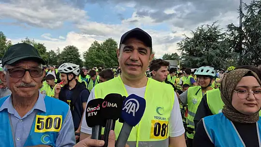 Yüzlerce pedal bisiklet baharı için çevrildi