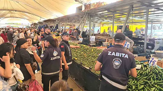 Zabıta ekiplerinden halk pazarında sıkı denetim