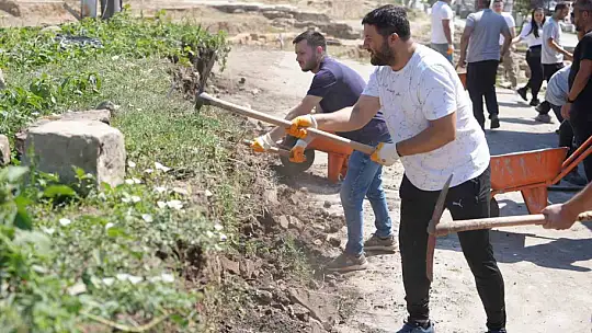 Zabıtalar bu sefer tarihe dokundu