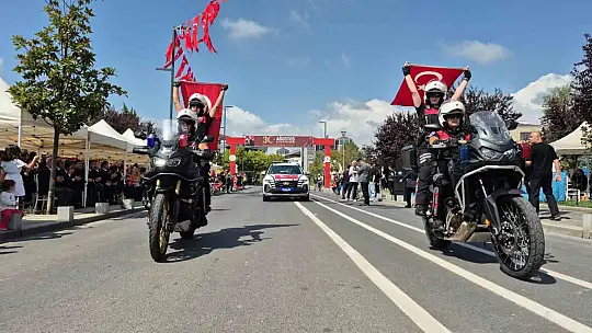 Zaferin 104. yılında komandolardan nefes kesen gösteri