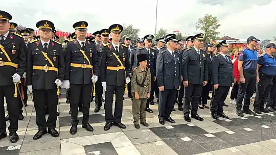 Zaferin 104. yılında komandolardan nefes kesen gösteri