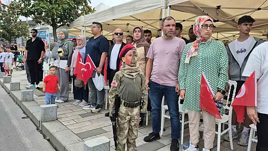 Zaferin 104. yılında komandolardan nefes kesen gösteri