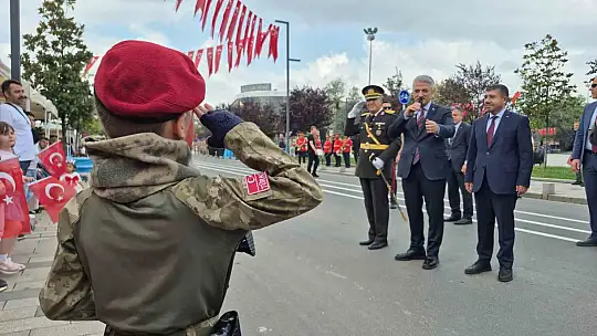 Zaferin 104. yılında komandolardan nefes kesen gösteri