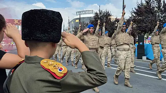 Zaferin 104. yılında komandolardan nefes kesen gösteri