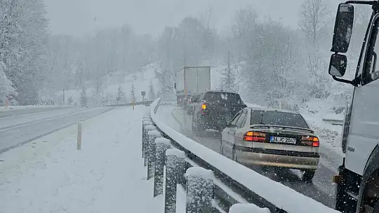 Zonguldak-Ereğli yolunda sürücülere kar engeli