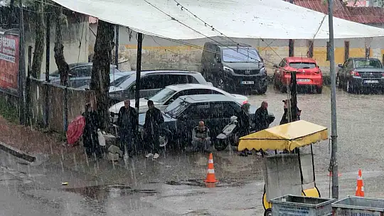 Zonguldak kent merkezinde yağış etkili oldu
