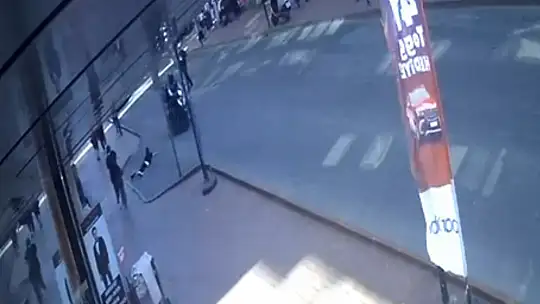 Zonguldak'ta 10 yaşındaki çocuğa motosikletin çarpma anı kamerada