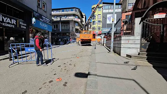 Zonguldak'ta 100 yıllık caminin minaresi risk nedeniyle yıkılıyor