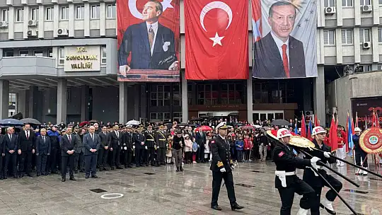 Zonguldak'ta 29 Ekim Cumhuriyet Bayramı çelenk töreni gerçekleştirildi