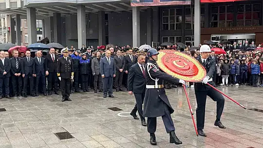 Zonguldak'ta 29 Ekim Cumhuriyet Bayramı çelenk töreni gerçekleştirildi
