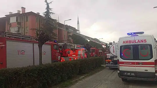 Zonguldak'ta 4 katlı binada yangın