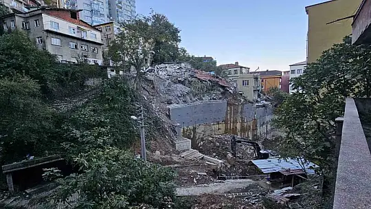 Zonguldak'ta bina faciasının boyutu gün ağarınca ortaya çıktı: 7 bina tahliye edildi