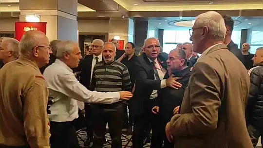 Zonguldak'ta CHP'nin kongresinde yumruklu kavga