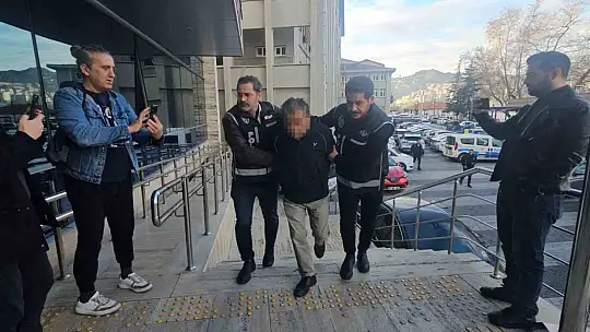 Zonguldak'ta dini duyguları istismar iddiasıyla gözaltına alınan şüpheli adliyeye sevk edildi