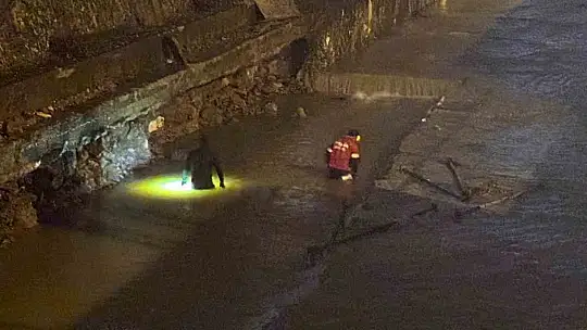 Zonguldak'ta eve silahla ateş açan belediye çalışanı tutuklandı