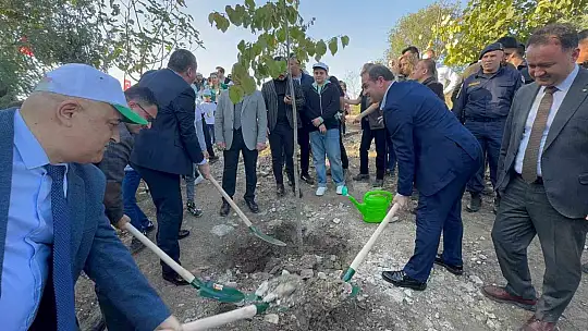 Zonguldak'ta fidan diktiler