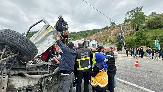 Zonguldak'ta iki aracın çarpıştığı kazada araçlardan biri devrildi: 2 yaralı