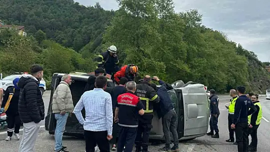 Zonguldak'ta iki aracın çarpıştığı kazada araçlardan biri devrildi: 2 yaralı