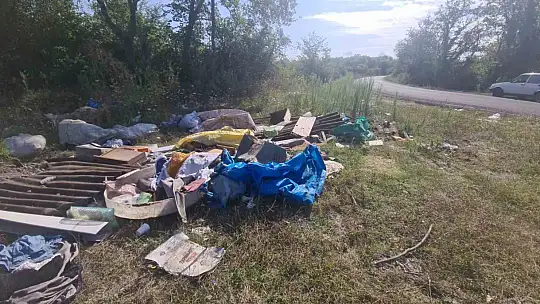Ormanlık alana atılan cam şişeler yangın riski oluşturdu