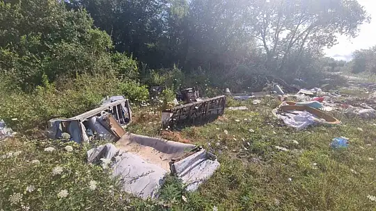 Ormanlık alana atılan cam şişeler yangın riski oluşturdu