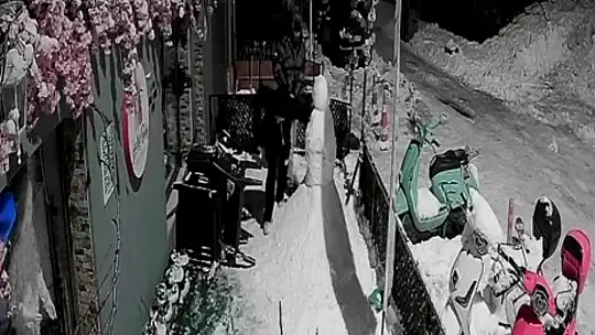 Kardan adamı dövdüler