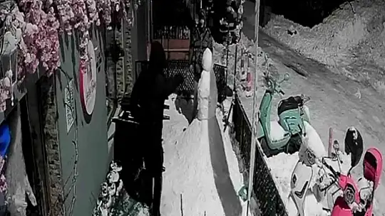 Kardan adamı dövdüler