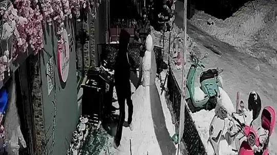 Kardan adamı dövdüler